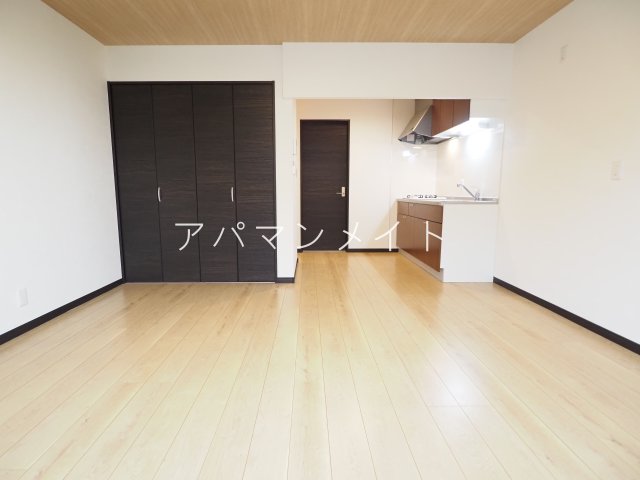 ホビーベース東戸塚の居間写真