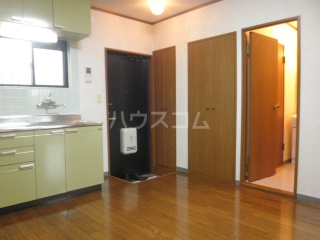 ナウエール行徳の居間写真