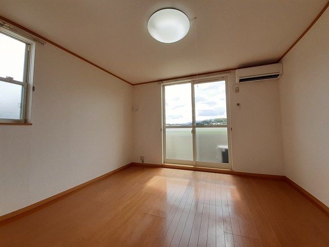 南海泉北線 栂・美木多駅 徒歩24分 2階建 築22年の居間写真