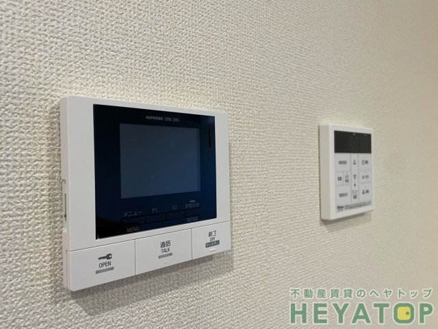 その他　不意の訪問もモニター付きドアホンで安心確認