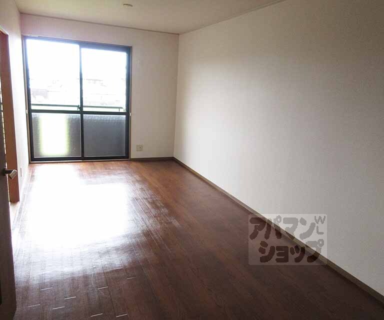 居室・リビング　広々としたお部屋です！
