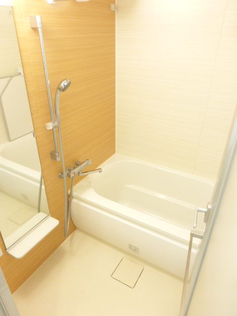 コンフォリア麻布EASTの風呂写真