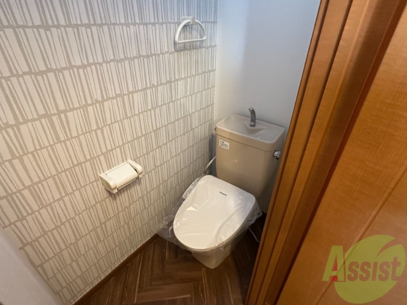 トイレ　こちらはトイレです。清潔感があり、安心して使用できます。