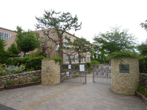 小学校　芦屋市立宮川小学校（小学校）まで399m