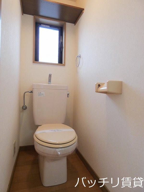 トイレ　※写真は同型タイプの為現状を優先いたします