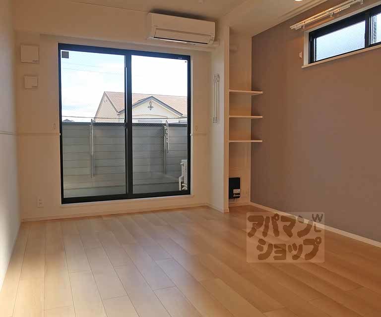 居室・リビング　２０３号室の室内写真です