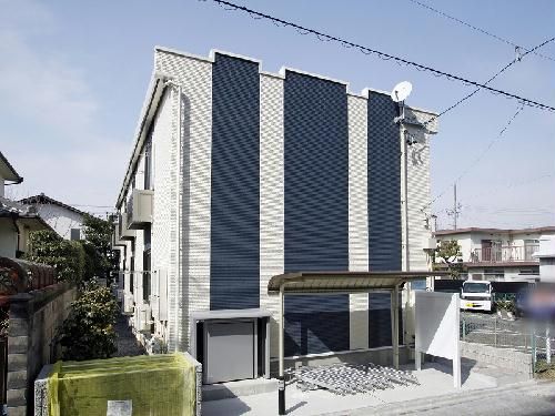 【名古屋市千種区赤坂町のアパートの建物外観】