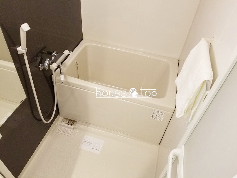 バス・シャワールーム　ゆったりとした浴槽なので1日の疲れも癒せます♪