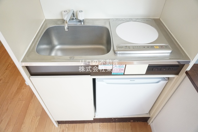 キッチン　安全かつお掃除も楽々なＩＨクッキングヒーター付です！