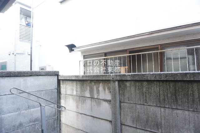 眺望　１階ですが囲いがあるので、人の目もあまり気になりません。