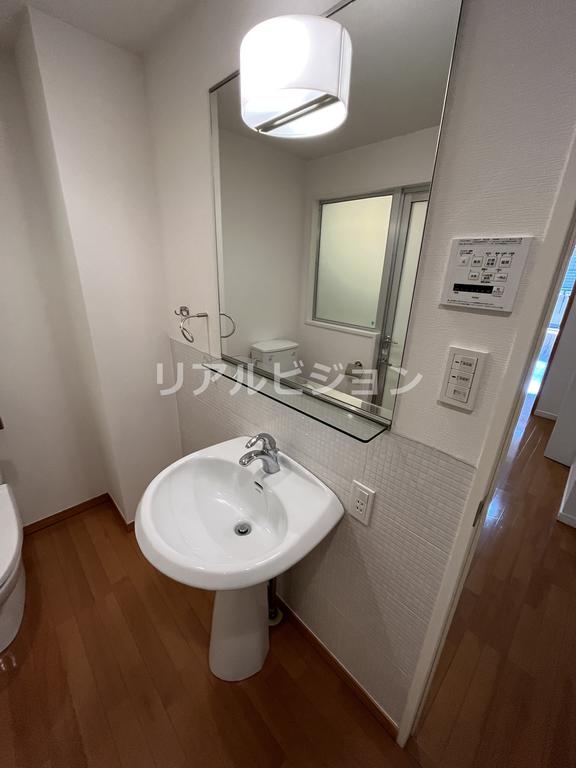 洗面設備　他部屋参考写真です。