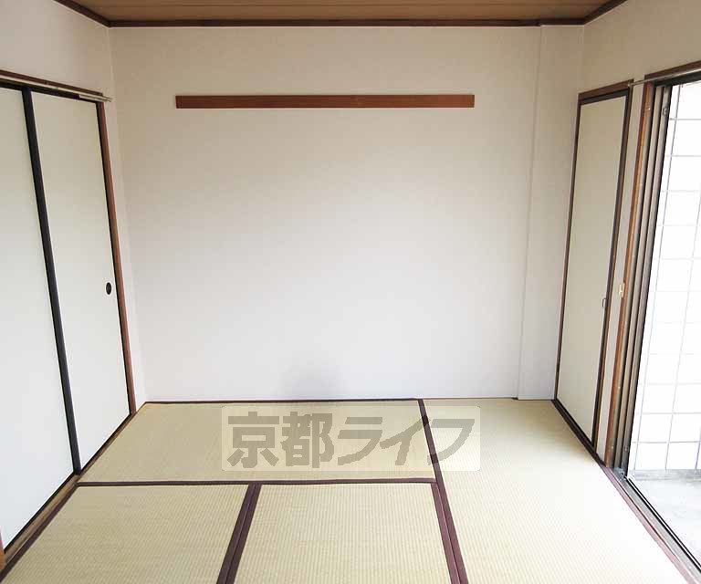 居室・リビング　きれいなお部屋です