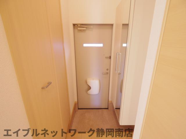 玄関　落ち着いた玄関です