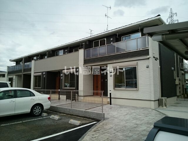 京田辺市興戸犬伏のアパートの建物外観