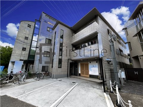 京都市山科区大宅関生町のマンションの建物外観