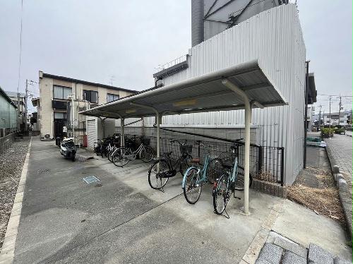 駐車場　駐車場は別料金となります。