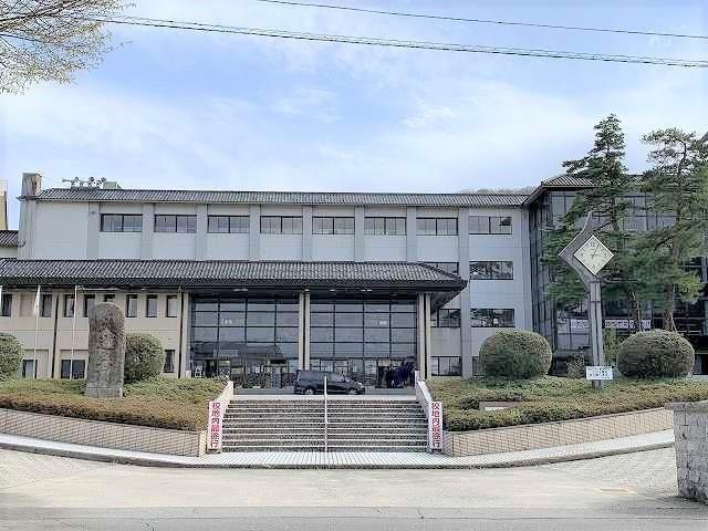 中学校　山中中学校（中学校）まで749m