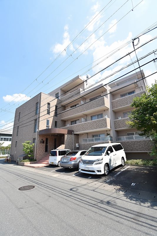 京都市伏見区竹田西段川原町のマンションの建物外観