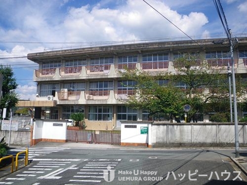 【カーサ宮ノ前IIの小学校】