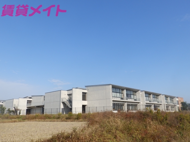 【鈴鹿市矢橋のマンションの中学校】