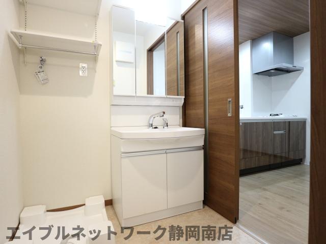 【静岡市駿河区稲川のマンションの洗面設備】