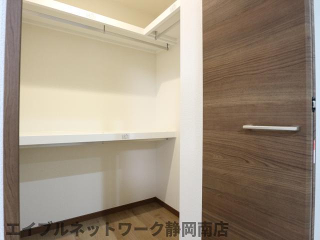 【静岡市駿河区稲川のマンションの収納】