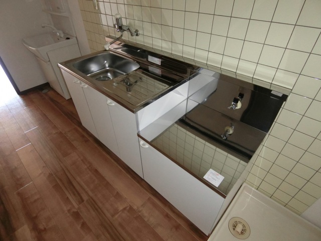 キッチン　同物件別室