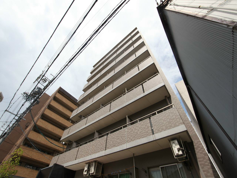 名古屋市熱田区大宝のマンションの建物外観