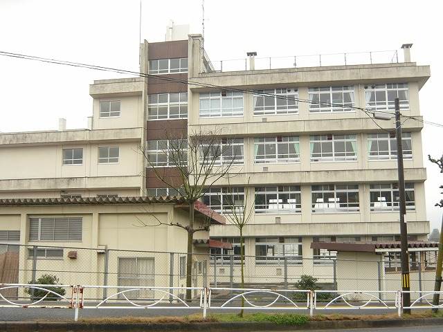 【広島市安佐北区倉掛のマンションの小学校】