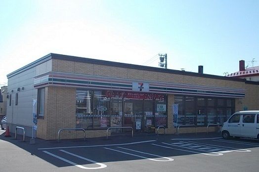 コンビニ　セブンイレブン神居３条店（コンビニ）まで130m