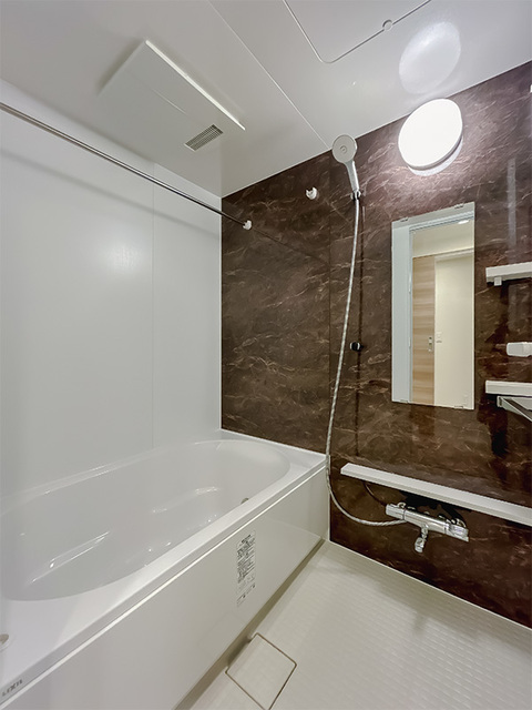 バス・シャワールーム　※写真は同タイプ住戸です。