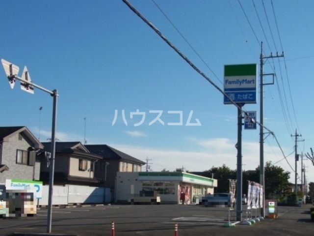 コンビニ　ファミリーマート（コンビニ）まで389m