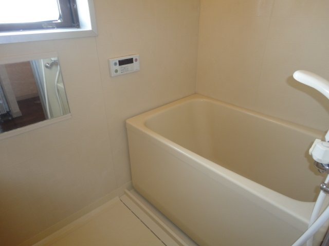 バス・シャワールーム　掲載写真は空室の一例です。実際のお部屋と仕様等が異なる場合、