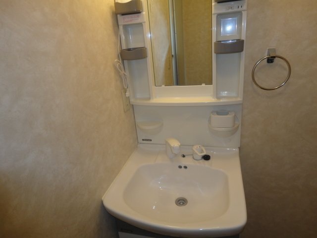 洗面設備　掲載写真は空室の一例です。実際のお部屋と仕様等が異なる場合、