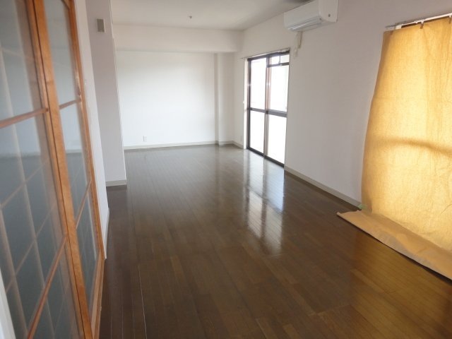 バルコニー　掲載写真は空室の一例です。実際のお部屋と仕様等が異なる場合、