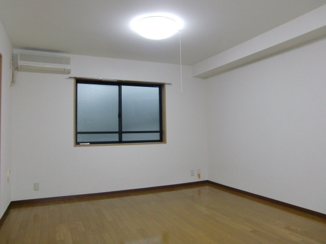 居室・リビング　参考写真。現況優先となります。