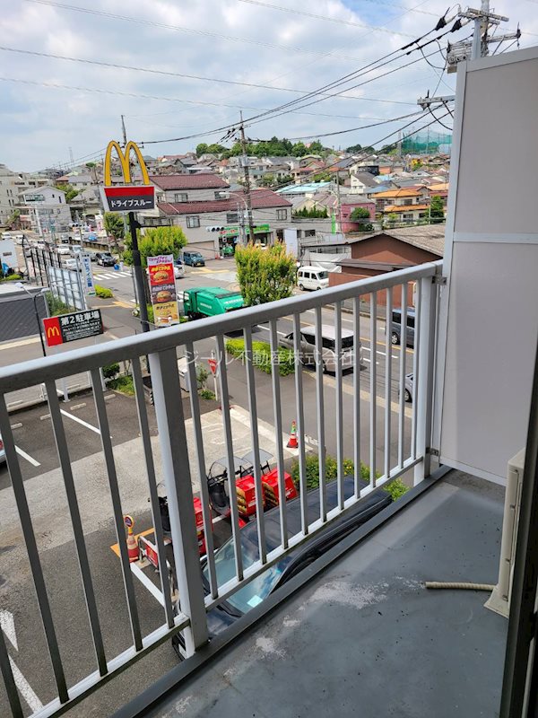 バルコニー　室内に洗濯機置き場あります！