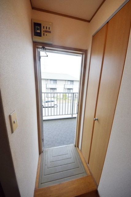 玄関　～カギ閉めたか不安になる～