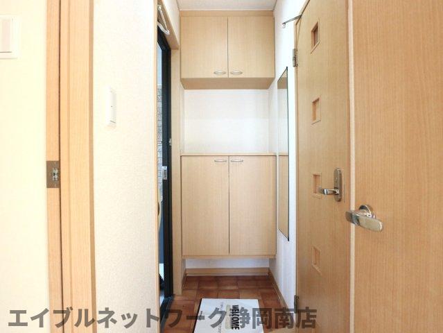 玄関　シンプルで使いやすい玄関です