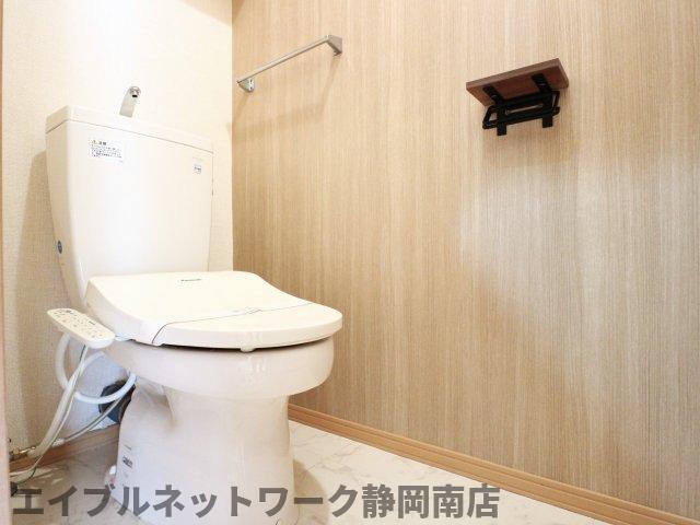 トイレ　清潔感のあるトイレです