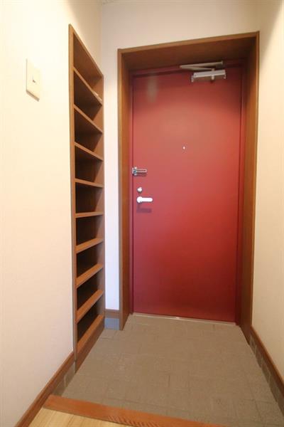 玄関　埋込の下駄箱でスッキリとします