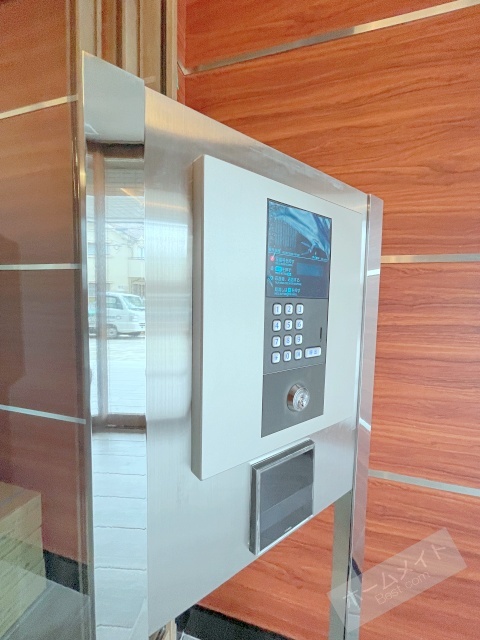 ロビー　オートロック