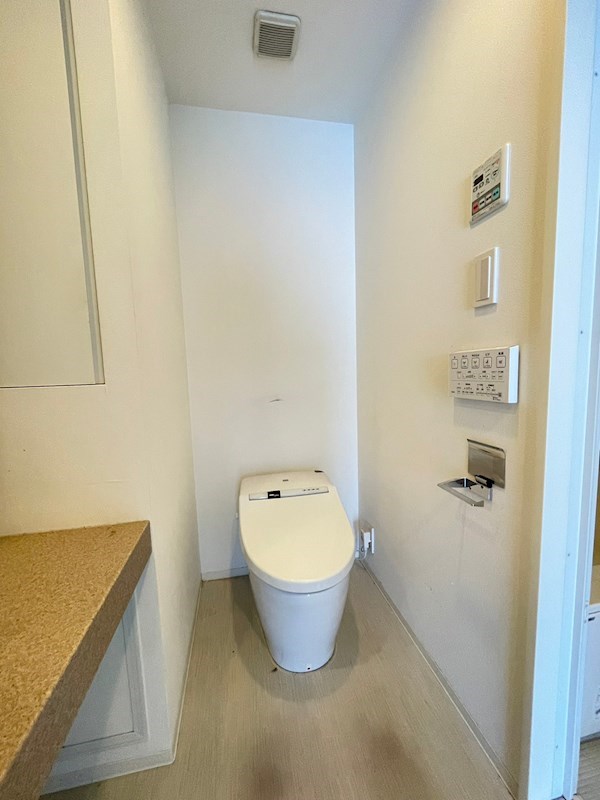 トイレ　落ち着いたトイレです