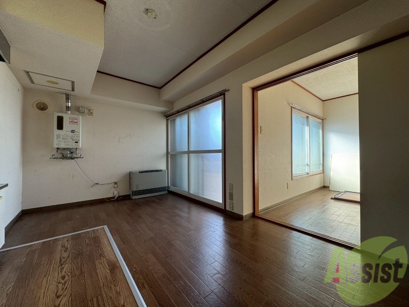 居室・リビング　広くてキレイなお部屋が広がっていて、充実した生活が送れそう。