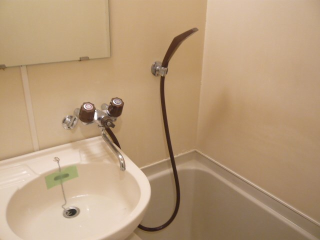 バス・シャワールーム　別部屋参考写真