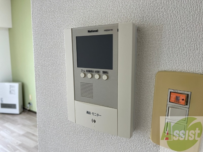 セキュリティ　ＴＶモニター付インターホンです。来客者の顔が見えるので安心！