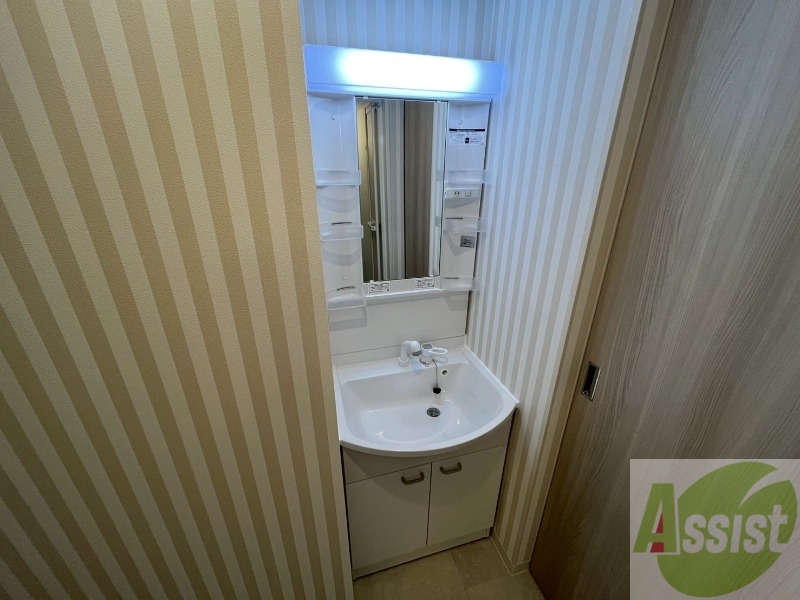 洗面設備　こちらに洗面台があります。朝の洗顔はこちらで。