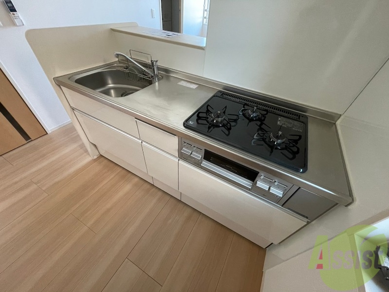 キッチン　リビングが見渡せる対面キッチンになってます。