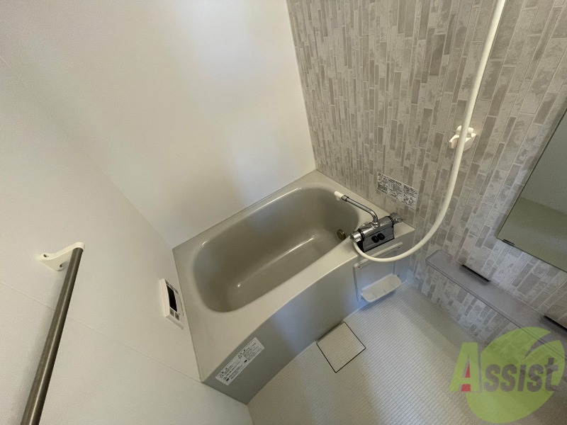 バス・シャワールーム　お風呂になります。一日の疲れを癒してくださいね。