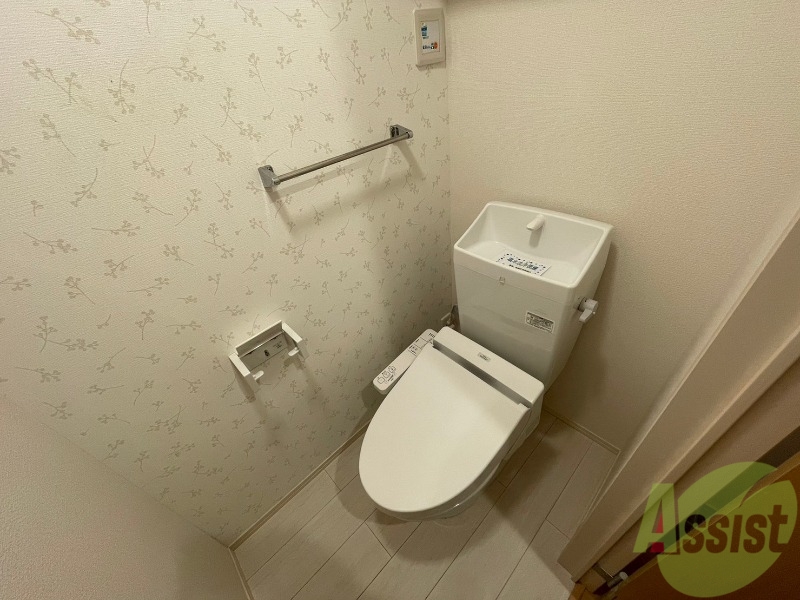 トイレ　トイレです。ウォシュレット付を探している方、おすすめです。